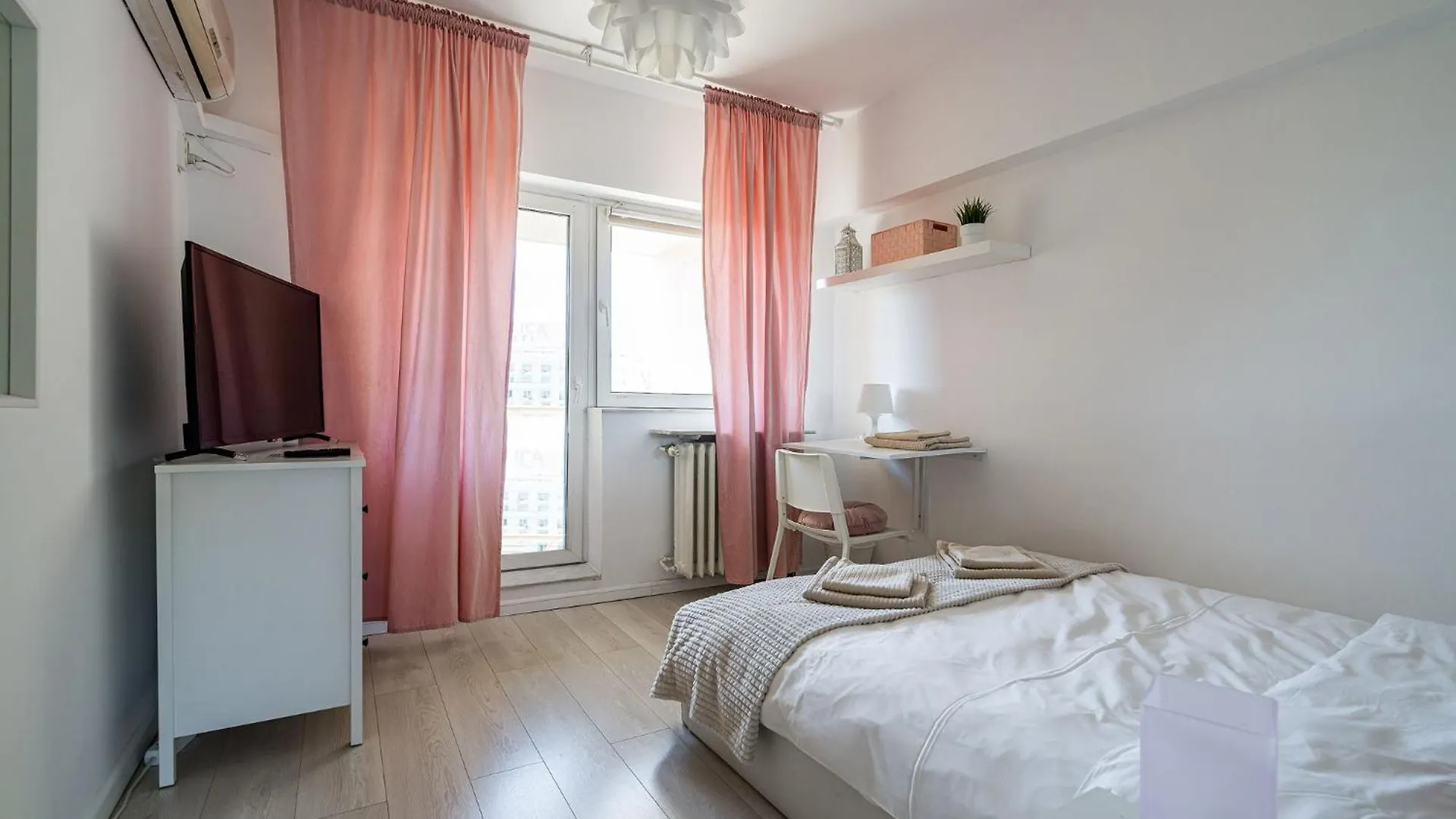 Old City Ultra Central Apartment-4Br-Parliament Bucharest Apartment