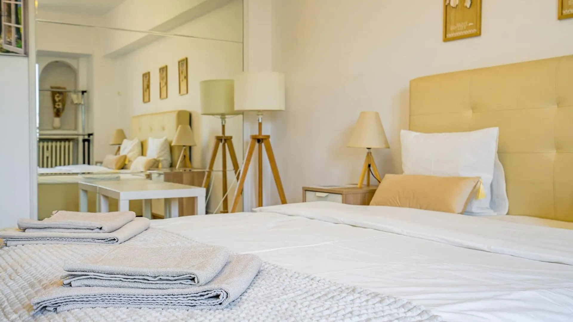 Old City Ultra Central Apartment-4Br-Parliament Bucharest