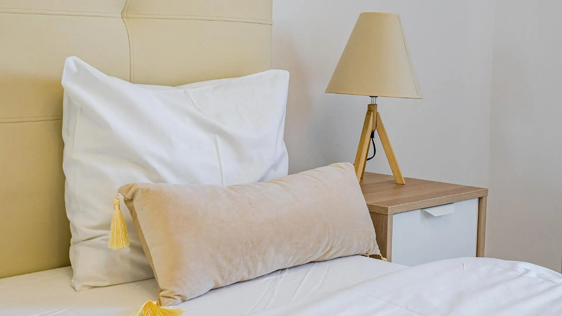 Old City Ultra Central Apartment-4Br-Parliament Bucharest Romania
