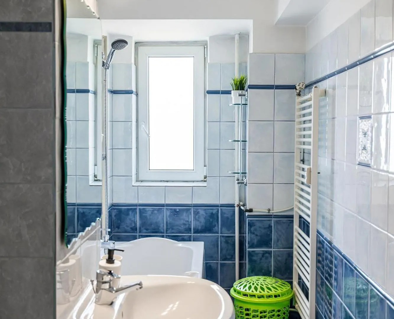Old City Ultra Central Apartment-4Br-Parliament Bucharest Apartment