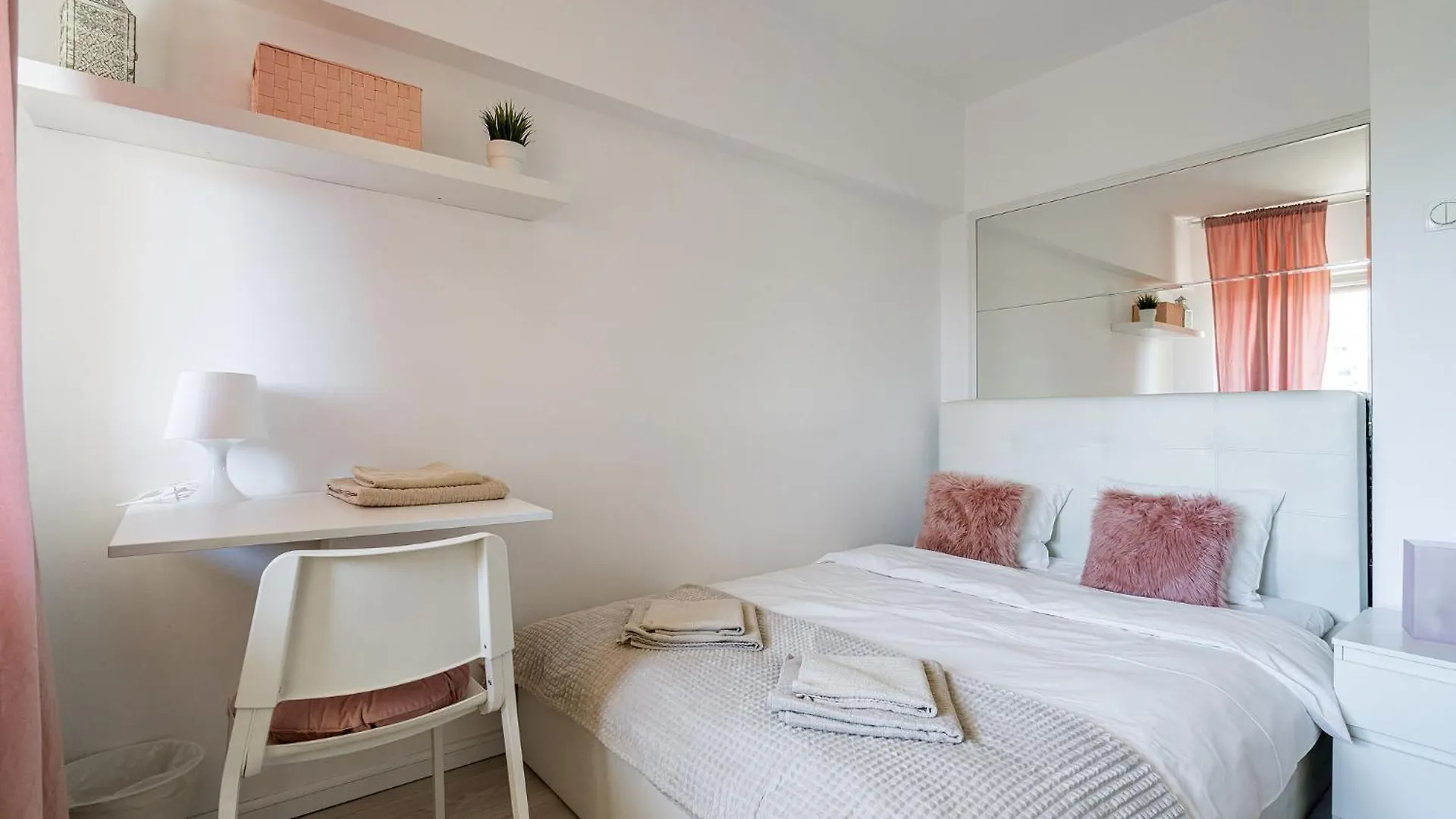 Old City Ultra Central Apartment-4Br-Parliament Bucharest Apartment